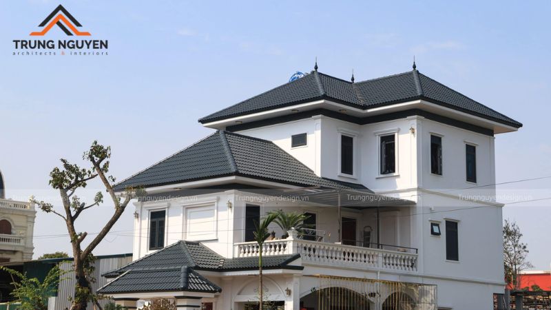 Mái Nhật dốc lợp ngói sóng nổi bật với khả năng thoát nước và chống nóng