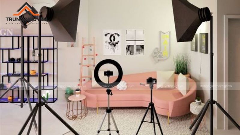 Tripod giúp cố định camera, đảm bảo khung hình livestream luôn ổn định