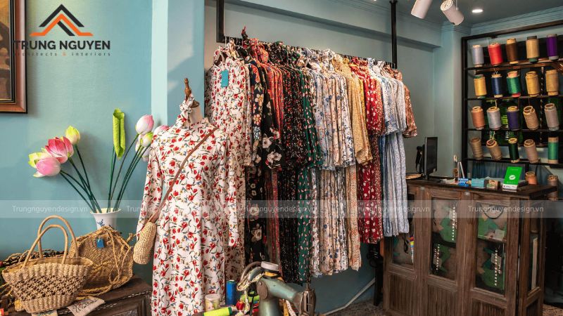 Thiết kế áo dài cổ truyền với không gian gợi nhớ văn hóa Việt, mộc mạc và tinh tế