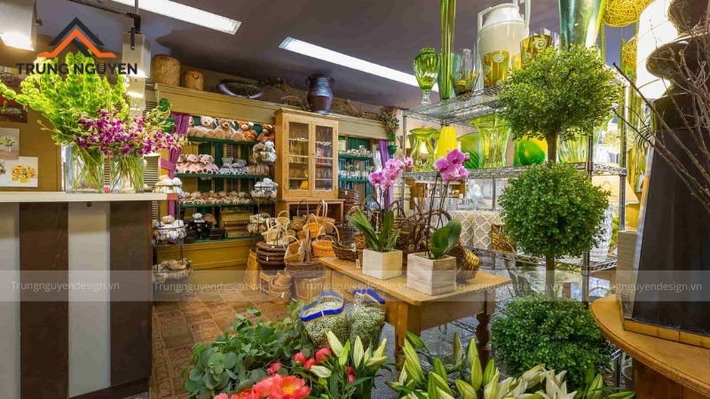 Cửa hàng hoa phong cách Tropical với nhiều cây xanh trang trí