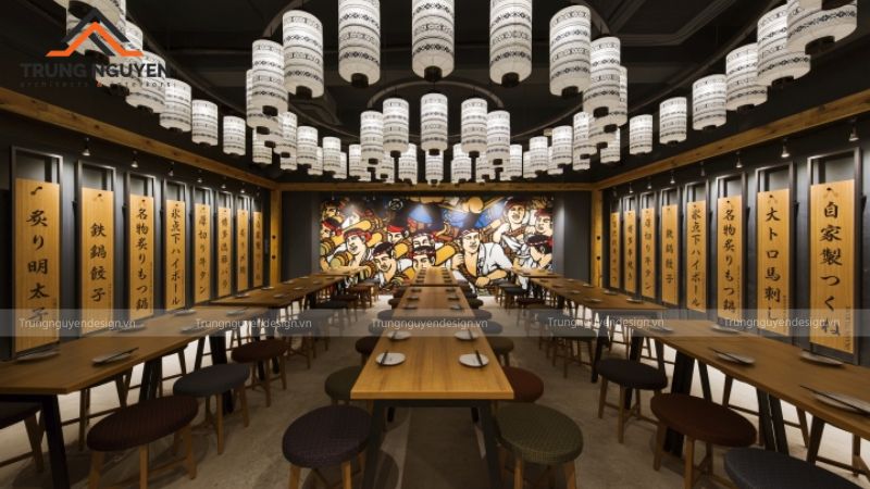 Hệ thống chiếu sáng được thiết kế tỉ mỉ để nhấn mạnh từng khu vực mà vẫn giữ sự hài hòa tổng thể