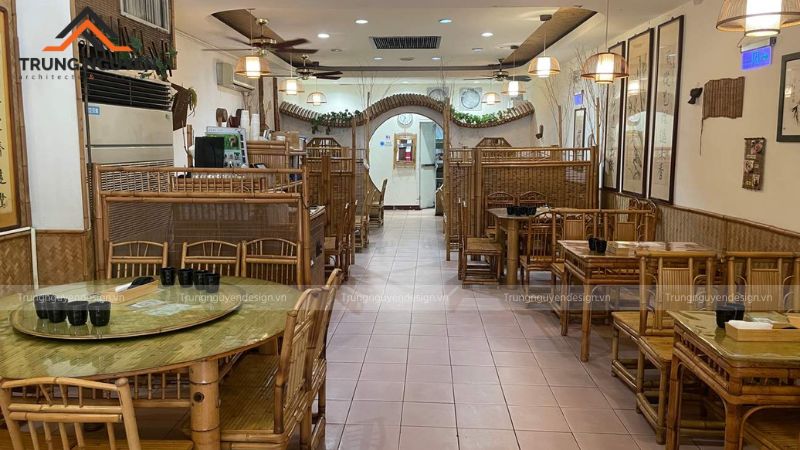Vật liệu tự nhiên như gỗ, tre, nứa, gạch thô giúp không gian vừa gần gũi vừa đậm chất đồng quê