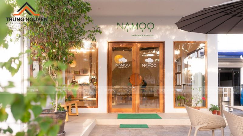 Thiết kế quán cafe Hàn Quốc sử dụng bàn ghế gỗ tự nhiên, decor đơn giản