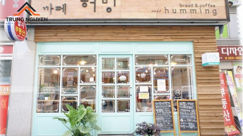 Thiết kế quán cafe nhỏ tinh tế, kết hợp ánh sáng tự nhiên và bố cục mở