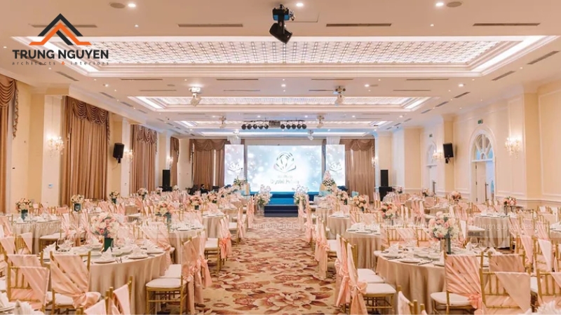 Phân luồng giao thông thông minh giữa khách và nhân viên